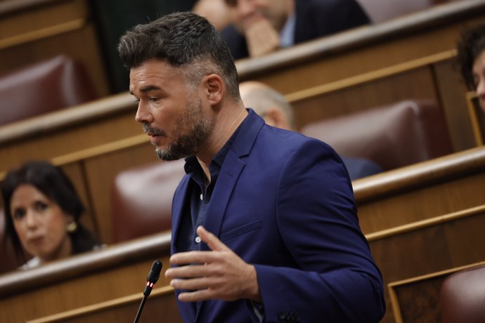 El portavoz de ERC en el Congreso, Gabriel Rufián, interviene durante una sesión de control al Gobierno, en el Congreso de los Diputados, a 18 de septiembre de 2024, en Madrid (España).