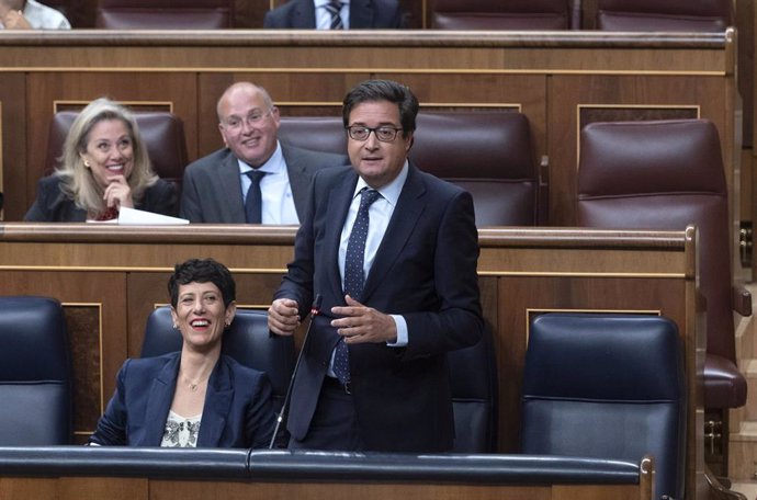 El ministro para la Transformación Digital y Función Pública, Óscar López, en el Congreso de los Diputados, a 11 de septiembre de 2024, en Madrid (España). 