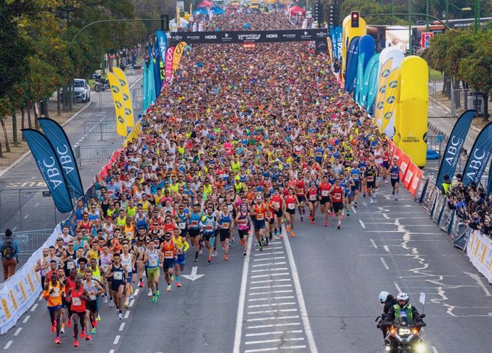 El Medio Maratón de Sevilla de 2025 agota sus dorsales 4 meses antes y bate su récord con 16.000 corredores.