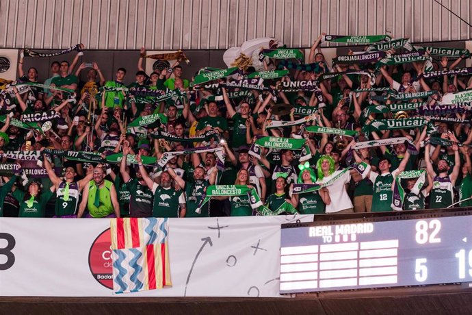 Archivo - Supporters Unicaja celebrates the victory during the ACB Copa del Rey Badalona 23 Semi Final match between Real Madrid and Unicaja  at Palau Olimpic de Badalona on February 18, 2023 in Badalona, Barcelona, Spain.