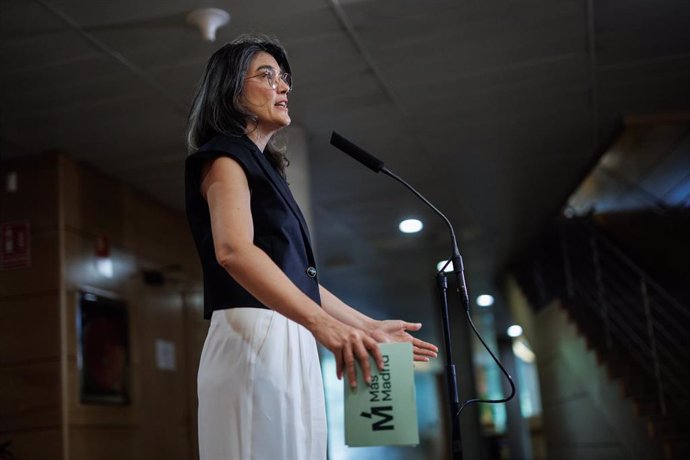 Archivo - La portavoz de Más Madrid en la Asamblea, Manuela Bergerot, ofrece una rueda de prensa durante el pleno en la Asamblea de Madrid, a 6 de junio de 2024, en Madrid (España).