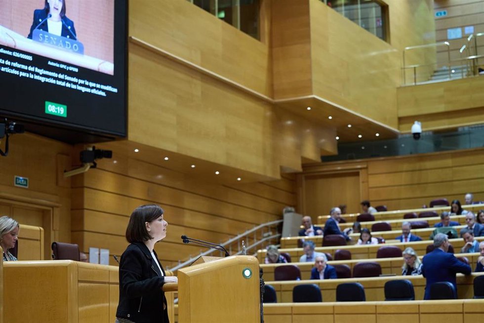 La senadora, Sara Bailac, del grupo parlamentario Esquerra Republicana - Euskal Herria Bildu, durante una sesión plenaria, en el Senado, a 25 de septiembre de 2024, en Madrid (España). Durante el pleno se ha realizado una moción por la que se reprueba a