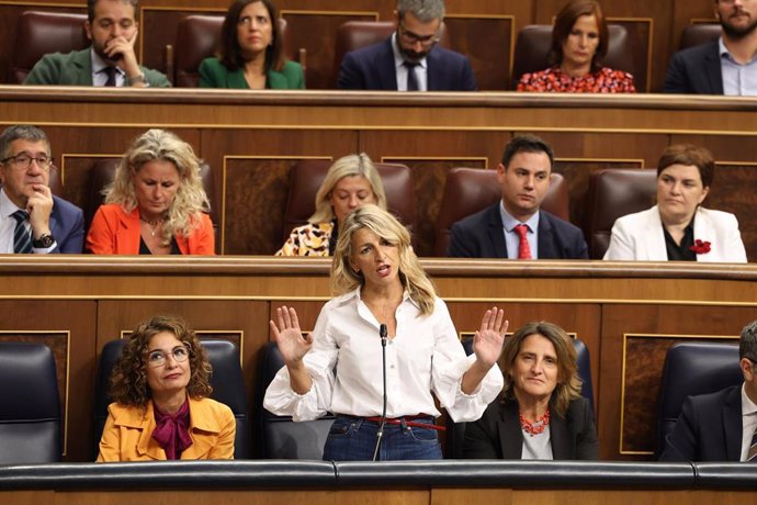 La vicepresidenta segunda y ministra de Trabajo, Yolanda Díaz, interviene durante una sesión de control al Gobierno, en el Congreso de los Diputados, a 25 de septiembre de 2024, en Madrid (España).