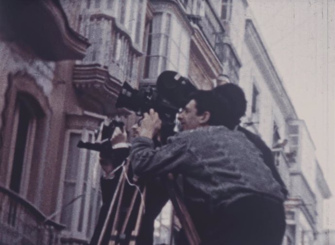 Fotograma de la cinta 'Antología polémica del carnaval gaditano' de la Filmoteca de Andalucía.