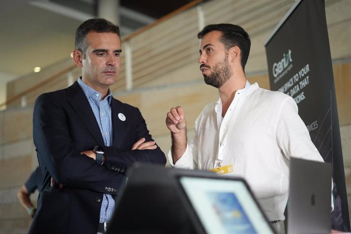 El consejero Ramón Fernández-Pacheco  durante su visita a la tercera edición del congreso 'Al-Andalus Innovation Venture'