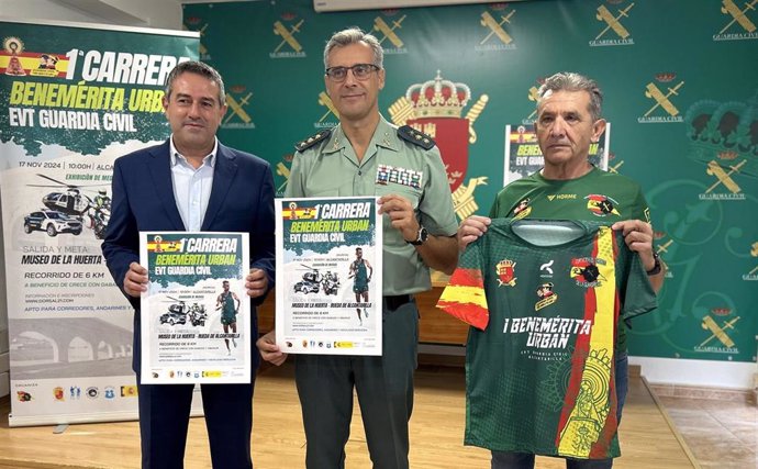 Imagen de la presentación de la 'Benemérita Urban Guardia Civil Murcia'