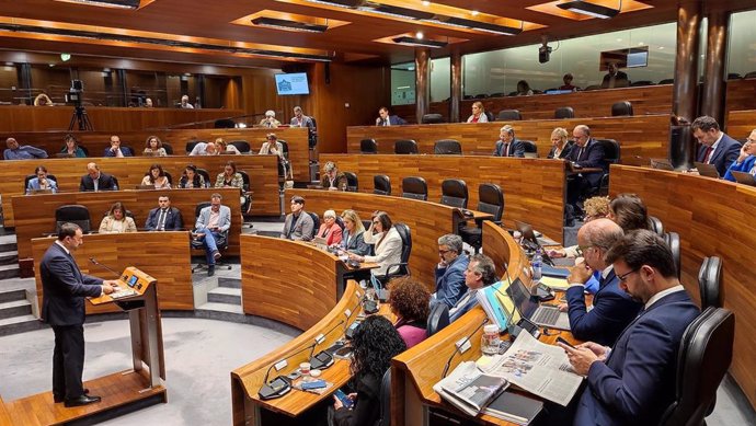 El presidente del Principado, Adrián Barbón, interviene en la Junta General