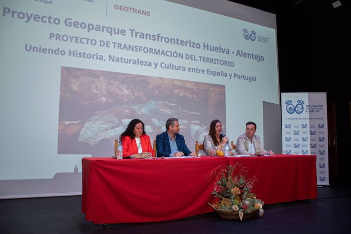 Jornada de trabajo en Rosal de la Frontera (Huelva) que sirve de arranque al proyecto transfronterizo Geotrans que lidera la Diputación de Huelva.