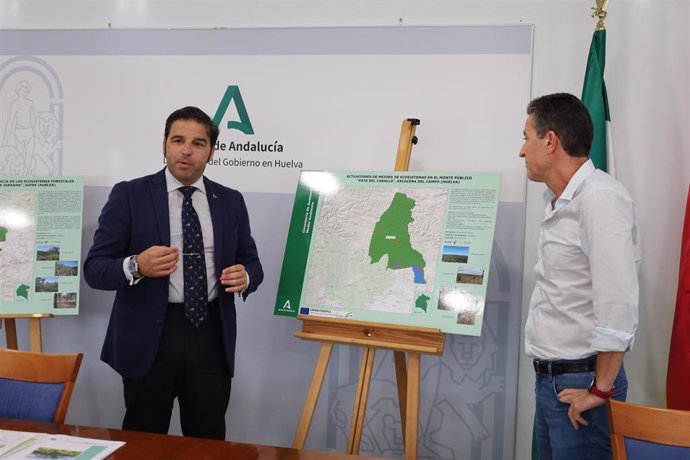 El delegado de Sostenibilidad y Medio Ambiente de la Junta en Huelva, Pedro Yórquez, en la presentación del proyecto de mejora de ecosistemas de montes públicos en Huelva.