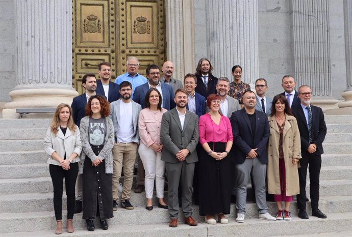 50 diputats i diputades porten al Tribunal Constitucional la llei educativa valenciana