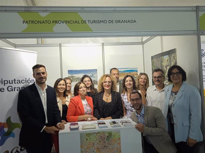 Stand de la Diputación de Granada en las Jornadas de Recepción de Estudiantes de la UGR.