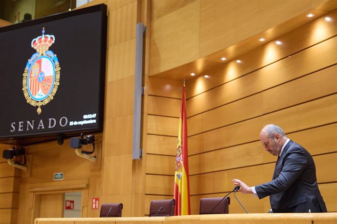 El senador del Partido Popular, Pablo González Menéndez, durante una sesión plenaria, en el Senado, a 25 de septiembre de 2024, en Madrid (España). Durante el pleno se ha realizado una moción por la que se reprueba al ministro de Transportes y Movilidad S