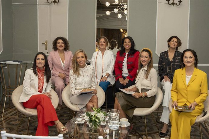 Nace W8, la primera red de mujeres líderes y referentes femeninos en sectores estratégicos de la economía española