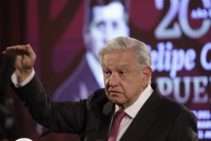 Archivo - López Obrador respalda a Sheinbaum y critica la "prepotencia" de España: "¿Qué les cuesta ofrecer una disculpa?"