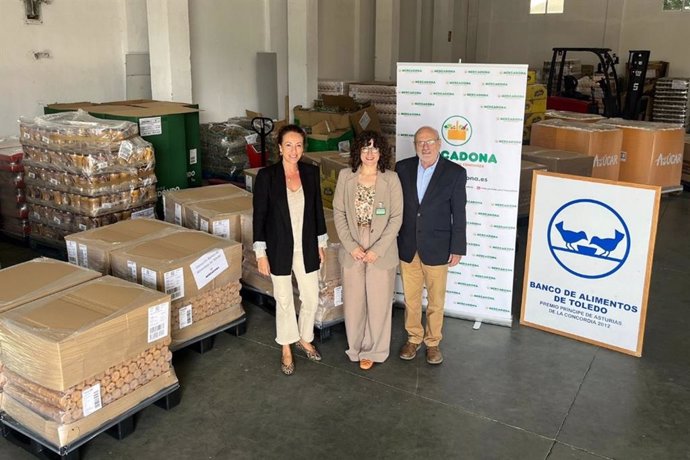 Mercadona dona 5.000 kilos de alimentos de primera necesidad al banco de alimentos de Toledo.