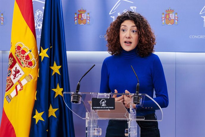 La portaveu de Sumar al Congrés, Aina Vidal, durant una roda de premsa anterior a la Junta de Portaveus, al Congrés dels Diputats, a 24 de setembre del 2024, a Madrid (Espanya).