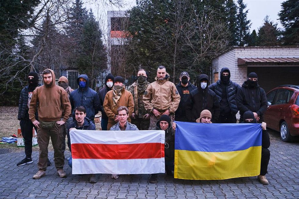 Archivo - Voluntarios del Regimiento Kastus Kalinouski, en una fotografía de archivo tomada en Polonia.