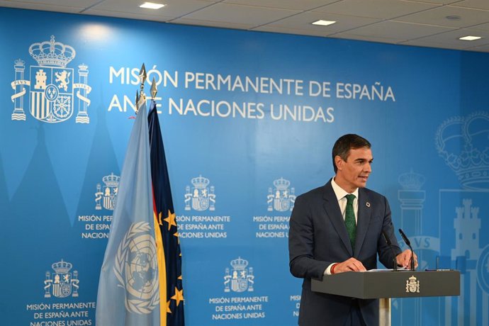 El presidente del Gobierno, Pedro Sánchez, comparece ante los medios de comunicación, en la sede de la Representación Permanente de España ante Naciones Unidas, a 25 de septiembre de 2024, en Nueva York (Estados Unidos). Dicho acto se enmarca en el 79º pe