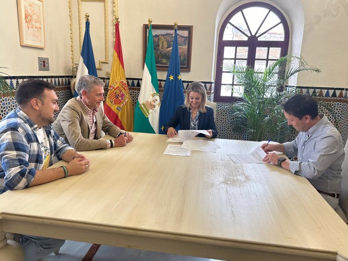 Alcalá firma un convenio con la Asociación de Panaderos para la celebración del Día Mundial del Pan.