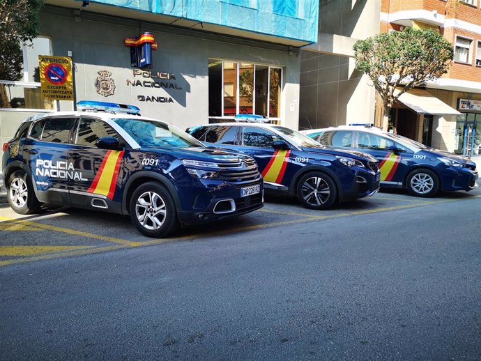 Archivo - Coches de Policía en Gandia