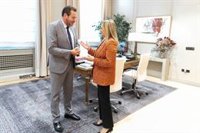 La alcaldesa de Granada destaca el "acuerdo de enorme importancia" alcanzado con el Gobierno para integrar el tren