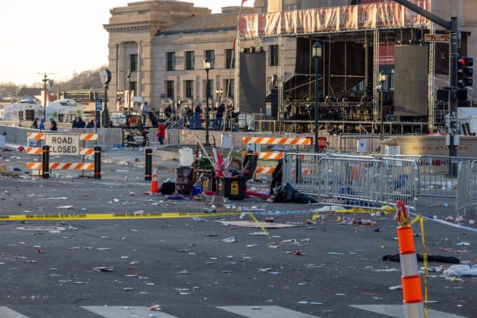 Archivo - Cordon policial tras un tiroteo en Kansas en las celebraciones de la Superbowl