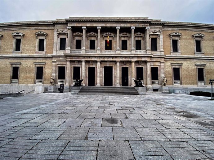 Archivo - Entrada principal del Museo Arqueológico Nacional (MAN).