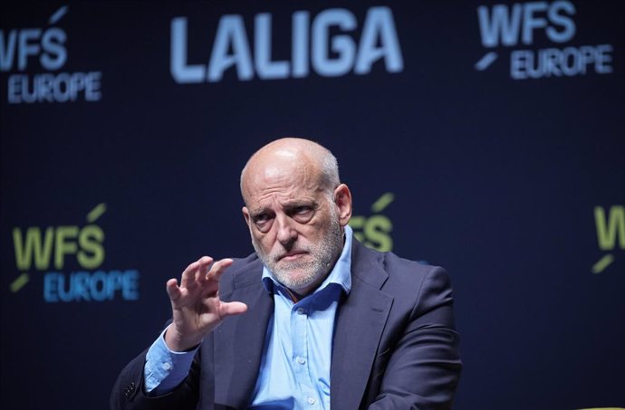 El presidente de LaLiga, Javier Tebas, durante su intervención en la World Football Summit. A 18 de septiembre de 2024, en Sevilla (Andalucía, España). Este miércoles, en el marco de World Football Summit, Javier Tebas, presidente de LALIGA, ha participad