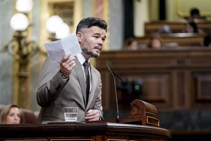 El portavoz de ERC en el Congreso, Gabriel Rufián, interviene durante una sesión plenaria en el Congreso de los Diputados, a 26 de septiembre de 2024, en Madrid (España). El Congreso aborda hoy el acuerdo de financiación singular con Cataluña. Además, se 