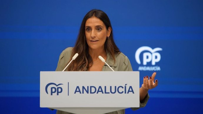 La vicesecretaria de Igualdad, Salud, Juventud y Bienestar Social del PP-A, Beatriz Jurado, este jueves