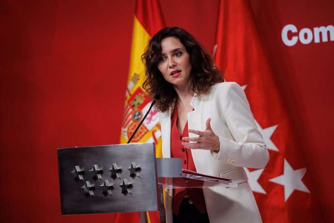 Archivo - La presidenta de la Comunidad de Madrid, Isabel Díaz Ayuso, durante una rueda de prensa tras una reunión del Consejo de Gobierno de la Comunidad de Madrid, a 27 de diciembre de 2023