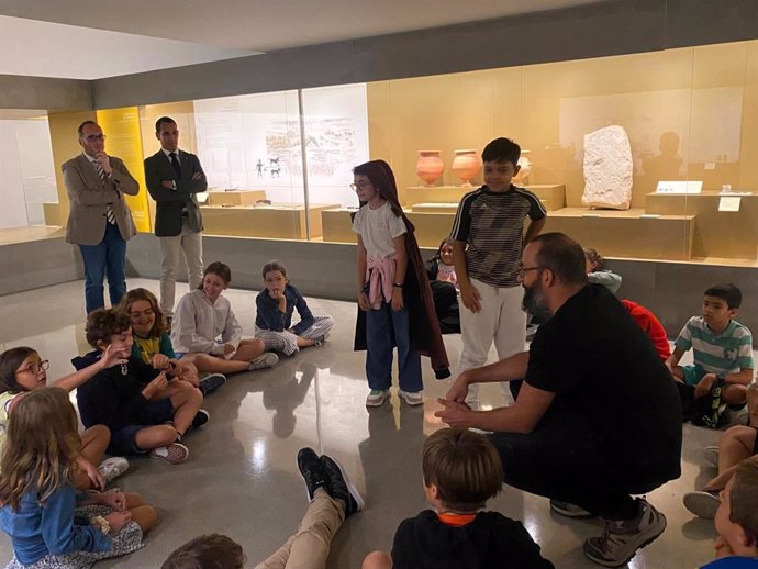 Actividad con escolares en el Museo Íbero