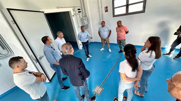 El consejero de Agricultura, Ganadería, Pesca y Soberanía Alimentaria del Gobierno de Canarias, Narvay Quintero, inaugura las nuevas instalaciones de la lonja pesquera de Garachico, en Tenerife