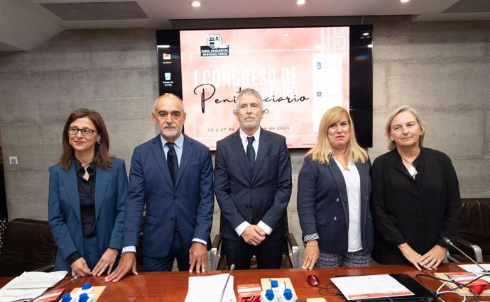 El ministro del Interior, Fernando Grande-Marlaska,  durante la inauguración del I Congreso de Derecho Penitenciario, en el Colegio de la Abogacía de Bizkaia, en Bilbao 