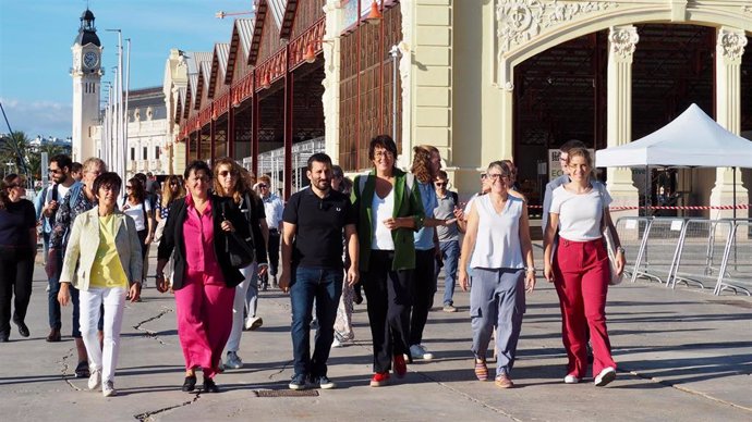 Compromís expone a 30 eurodiputados las "consecuencias" de la "aberración" de la ampliación del Puerto de València