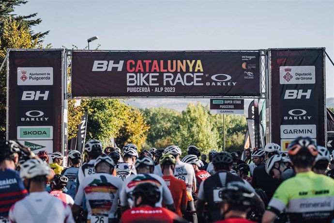 Archivo - Inicio de etapa en la Catalunya Bike Race 2023, carrera de MTB por etapas