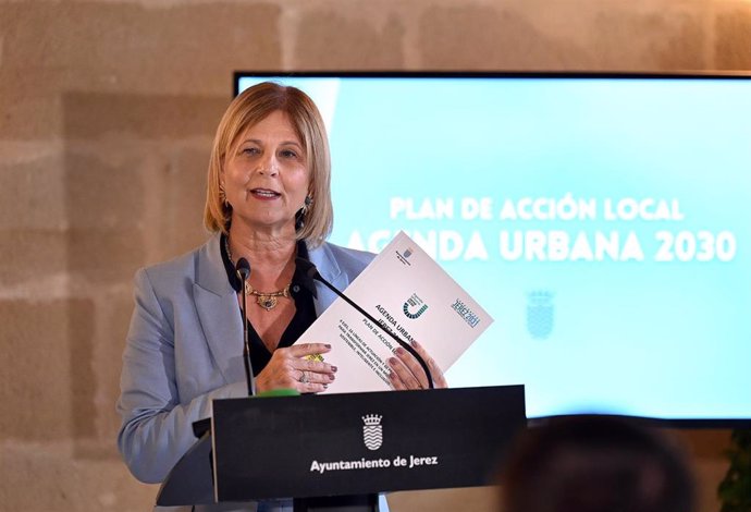 La alcaldesa de Jerez de la Frontera (Cádiz), María José García-Pelayo, presentando el Plan de Acción Local de la Agenda Urbana 2030