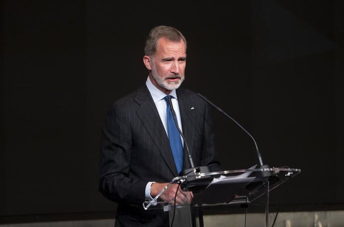 Archivo - El Rey Felipe VI interviene en el acto conmemorativo del 30 aniversario de las Cumbres Iberoamericanas, en Casa de América, a 15 de noviembre de 2021, en Madrid (España). Estas Cumbres Iberoamericanas de Presidentes y de Jefes de Estado y de 