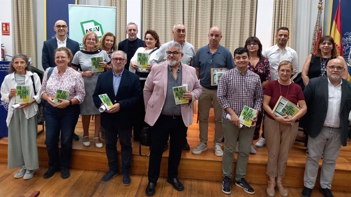 'A De Alzheimer': AFAV Publica Con Sargantana Un Libro Colectivo Solidario Con Cien Relatos Que Configuran Un Amplio Y Diverso Mosaico Sobre El Alzhéimer