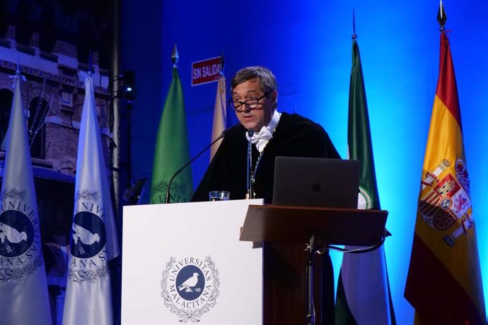 El rector de la Universidad de Málaga (UMA), Teodomiro López, en la apertura del curso académico.