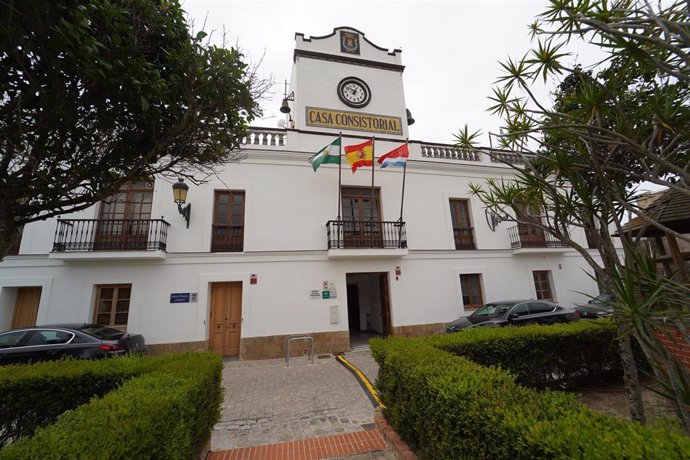 Archivo - Fachada del ayuntamiento de Tarifa (Cádiz). 