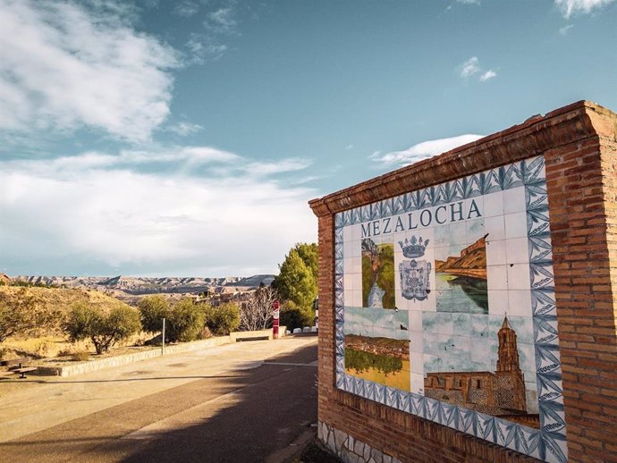 Mural de la localidad zaragozana de Mezalocha.