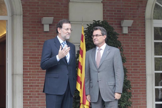 Archivo - Artur Mas y Mariano Rajoy antes de una reunión en Moncloa