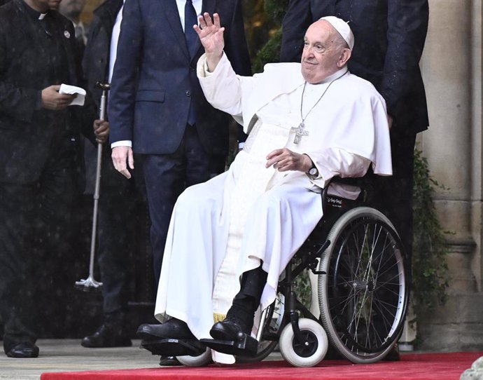 September 26, 2024, Luxembourg City, Luxembourg: Pope Francis greets citizens during a papal visit to Luxembourg City, Grand Duchy of Luxembourg on Thursday 26 September 2024. Head of the Catholic Church Pope Francis, born Jorge Mario Bergoglio, is visiti