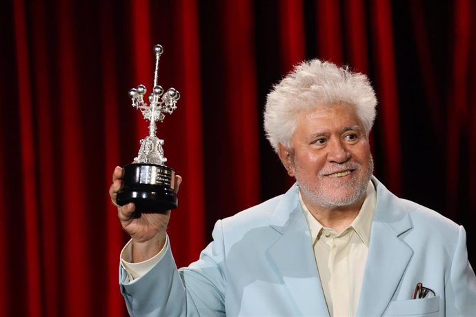 Pedro Almodóvar recibe el Premio Donostia en el Festival de Cine de San Sebastián, a 26 de septiembre de 2024, en San Sebastián, Guipúzcoa, País Vasco (España).