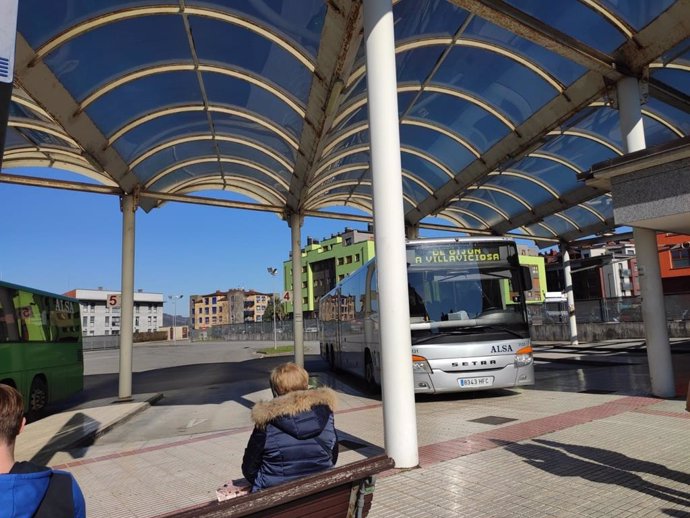 Archivo - Estación de autobuses en Villaviciosa