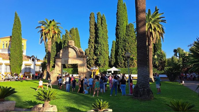 Visita guiada en los jardines de la Alameda del Obispo.