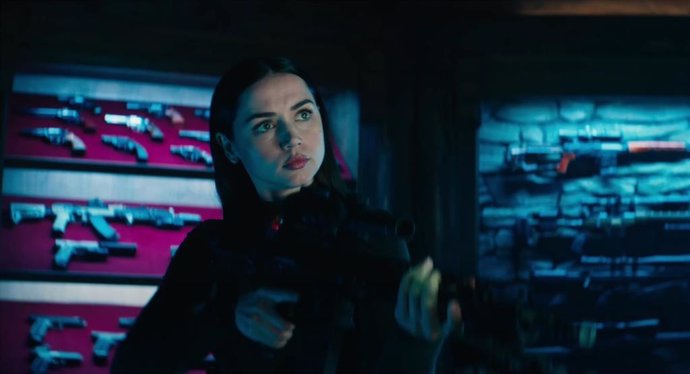 Brutal tráiler de Ballerina: Ana de Armas conoce a John Wick, cercena cuellos y apaga un lanzallamas en el spin-off