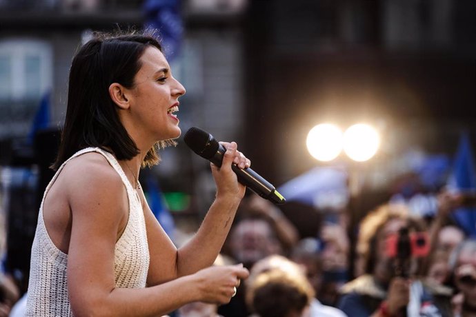 Archivo - Irene Montero durante el acto de cierre de campaña de Podemos para los comicios europeos, en la plaza de Pedro Zerolo, a 7 de junio de 2024, en Madrid (España). 