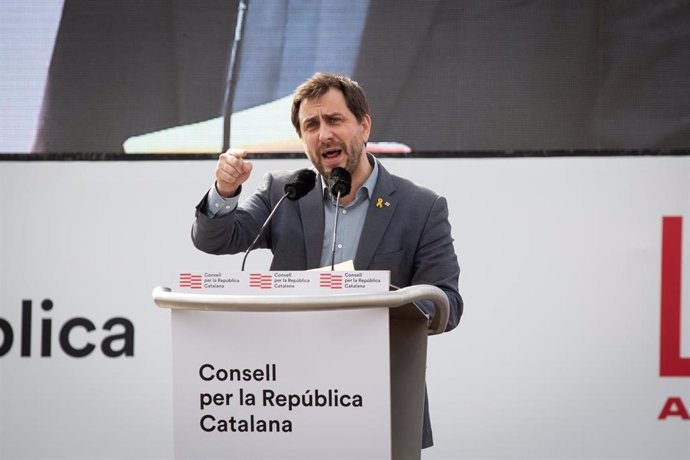 Archivo - El exconseller de Salud de la Generalitat de Cataluña Toni Comín interviene en el acto del Consell de la República en Perpiñán (Francia) a 29 de febrero de 2020.